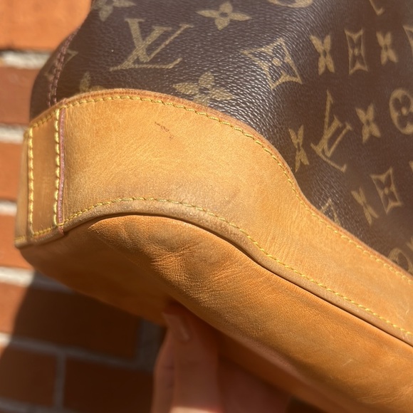 Authentic Louis Vuitton Lock It Horizontal Shoulder Bag LV Monogram Brown Tan - Picture 9 of 17